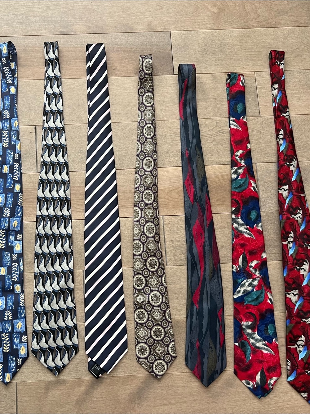 Men's neckties